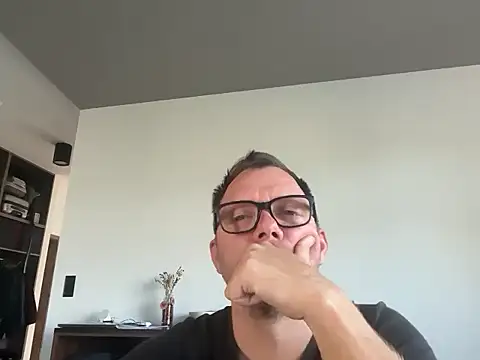 Snapshot of xmnbx77 chatting on 10-14-25, 07:20 xmnbx77 online show from 10-14-25, 07:20