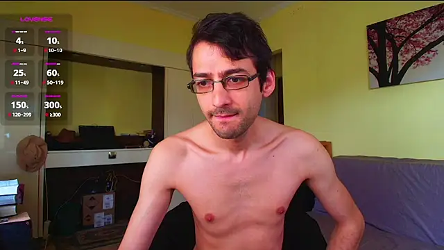 Snapshot of HungEddy chatting on 05-13-26, 08:44 HungEddy online show from 05-13-26, 08:44