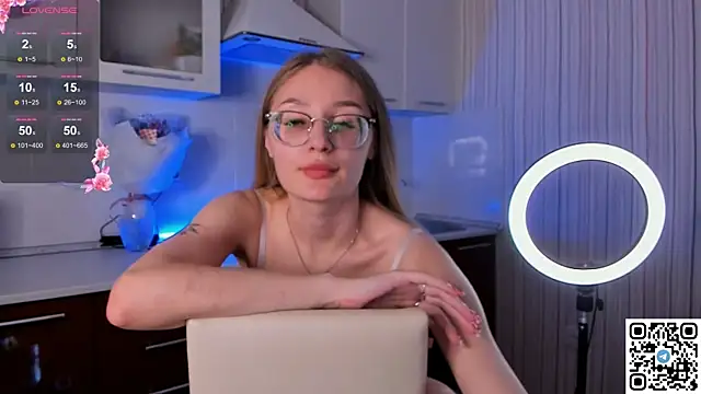 Snapshot of LivyyBossom chatting on 03-13-25, 07:39 LivyyBossom online show from 03-13-25, 07:39