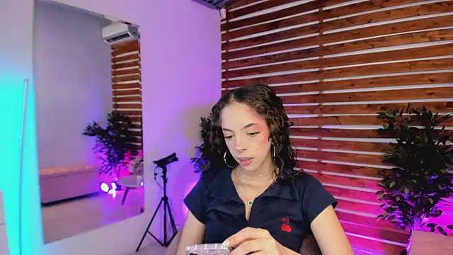 Sapphire Venuss online show from 02-08-26, 12:14