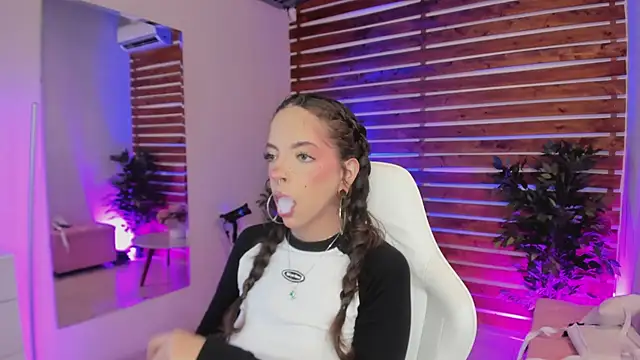 Sapphire Venuss online show from 02-25-26, 01:26