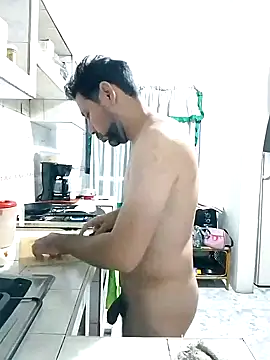 Snapshot of p_enrike chatting on 11-05-25, 10:26 p enrike online show from 11-05-25, 10:26