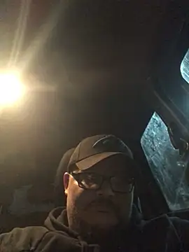 Snapshot of Watson4U chatting on 12-10-24, 02:27 Watson4U online show from 12-10-24, 02:27