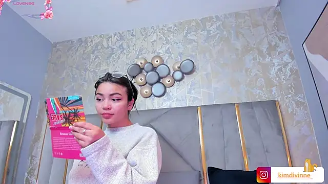 KimDevinne online show from 02-19-25, 02:23