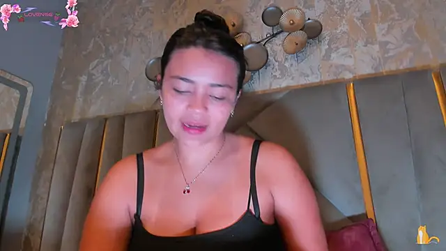 KimDevinne online show from 02-12-26, 03:12