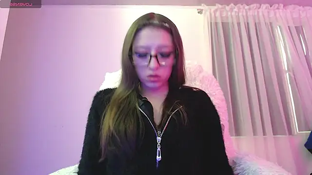 Snapshot of Aurora_blossom__ chatting on 09-10-25, 05:13 Aurora blossom online show from 09-10-25, 05:13