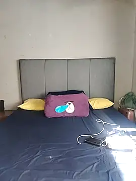 ThickPearlx23 online show from 04-18-26, 09:46