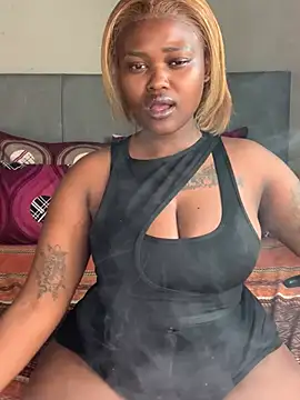 ThickPearlx23 online show from 07-28-26, 12:48