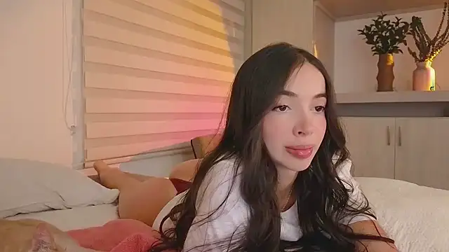 Snapshot of Siny_Moore chatting on 02-24-25, 11:30 Siny Moore online show from 02-24-25, 11:30