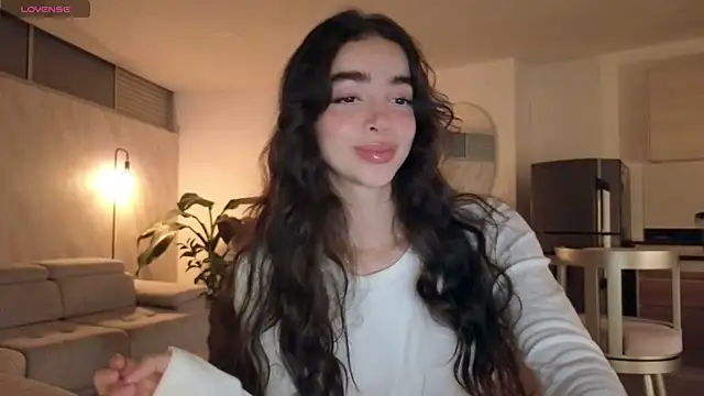 Snapshot of Siny_Moore chatting on 10-06-25, 12:52 Siny Moore online show from 10-06-25, 12:52