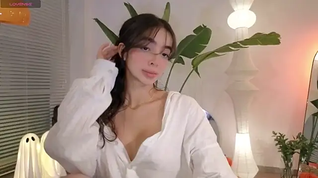 Snapshot of Siny_Moore chatting on 10-14-25, 12:55 Siny Moore online show from 10-14-25, 12:55