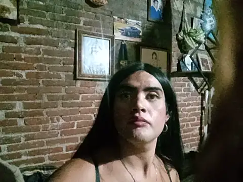 Snapshot of yovana13 chatting on 07-27-26, 05:58 yovana13 online show from 07-27-26, 05:58