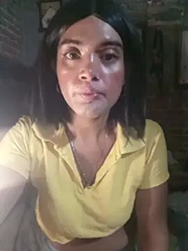 Snapshot of yovana13 chatting on 08-07-26, 12:34 yovana13 online show from 08-07-26, 12:34