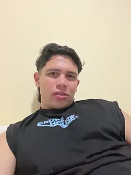 Snapshot of Mattsmiling444 chatting on 01-16-25, 06:14 Mattsmiling444 online show from 01-16-25, 06:14