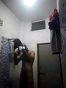 Snapshot of loganwollf chatting on 01-30-25, 02:04 loganwollf online show from 01-30-25, 02:04