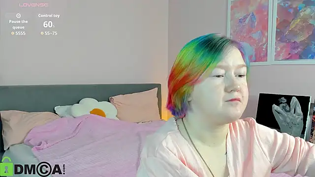 Sara Robinson online show from 11-26-25, 02:45