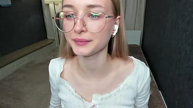 Tiffanyhunt online show from 01-27-25, 06:09