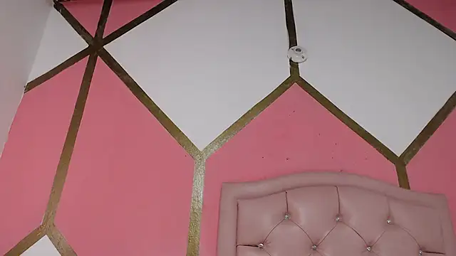 Snapshot of Vicky_Love_ chatting on 02-11-25, 04:56 Vicky Love online show from 02-11-25, 04:56