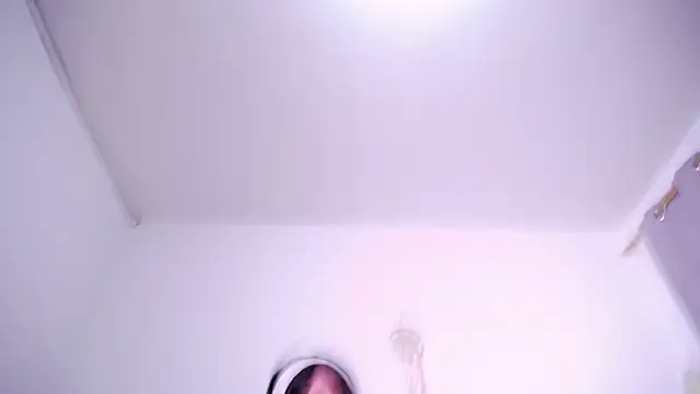 Snapshot of Vicky_Love_ chatting on 02-21-25, 01:55 Vicky Love online show from 02-21-25, 01:55