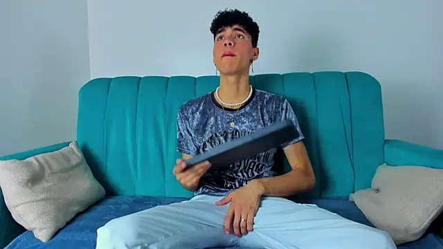 NeoRaptis online show from 01-29-25, 08:04