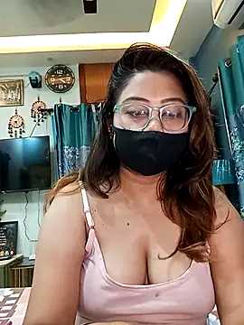 Snapshot of Cute-mona chatting on 04-30-26, 10:43 Cute-mona online show from 04-30-26, 10:43