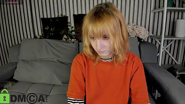Snapshot of Little_Chips chatting on 05-19-26, 05:19 Little Chips online show from 05-19-26, 05:19
