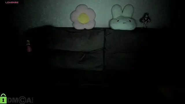 Snapshot of Little_Chips chatting on 06-15-26, 05:15 Little Chips online show from 06-15-26, 05:15