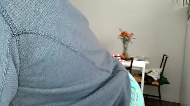 Snapshot of Kittyymaze1 chatting on 02-18-26, 12:56 Kittyymaze1 online show from 02-18-26, 12:56