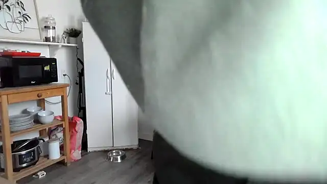 Snapshot of Kittyymaze1 chatting on 02-19-26, 12:45 Kittyymaze1 online show from 02-19-26, 12:45