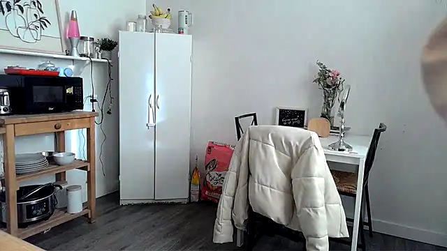 Snapshot of Kittyymaze1 chatting on 02-26-26, 01:10 Kittyymaze1 online show from 02-26-26, 01:10