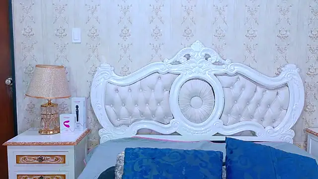 TiaraRosse online show from 11-21-25, 12:59