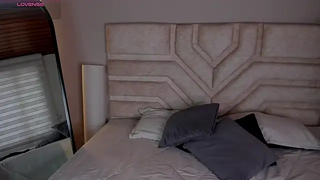 Rebeca Williams  online show from 02-20-26, 01:11