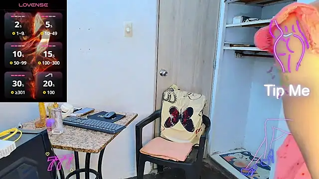 Snapshot of Oh_Tique chatting on 07-10-26, 12:26 Oh Tique online show from 07-10-26, 12:26