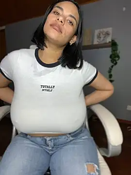 Snapshot of Isabella_boobd chatting on 01-03-25, 07:29 Isabella boobd online show from 01-03-25, 07:29