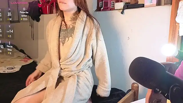 kittenlizz online show from 06-03-26, 06:46