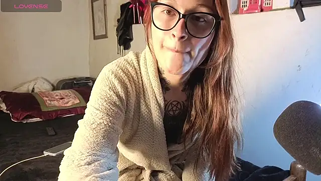 kittenlizz online show from 07-16-26, 06:58