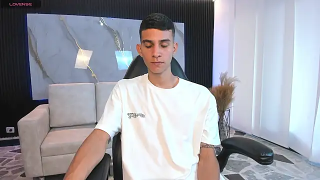 Aaron Scoot online show from 03-05-26, 09:44