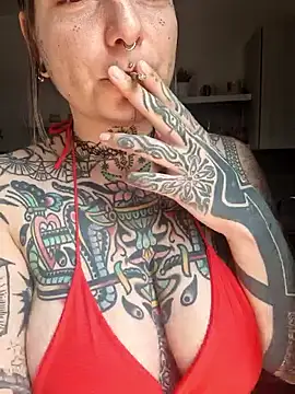 lizzardqueeen online show from 01-14-26, 01:50