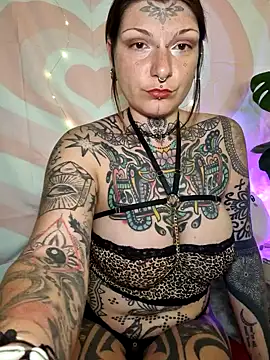 lizzardqueeen online show from 03-05-26, 07:21