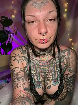 lizzardqueeen online show from 03-28-26, 01:38