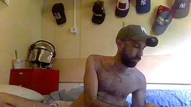 Snapshot of arrow13680 chatting on 05-06-26, 01:16 arrow13680 online show from 05-06-26, 01:16