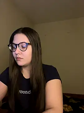 Prudie Gabriella online show from 11-22-25, 01:26