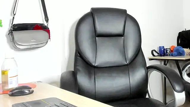 alma fenix online show from 04-18-26, 01:42