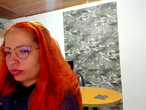 Snapshot of MISSLAUR4 chatting on 03-19-25, 08:32 MISSLAUR4 online show from 03-19-25, 08:32