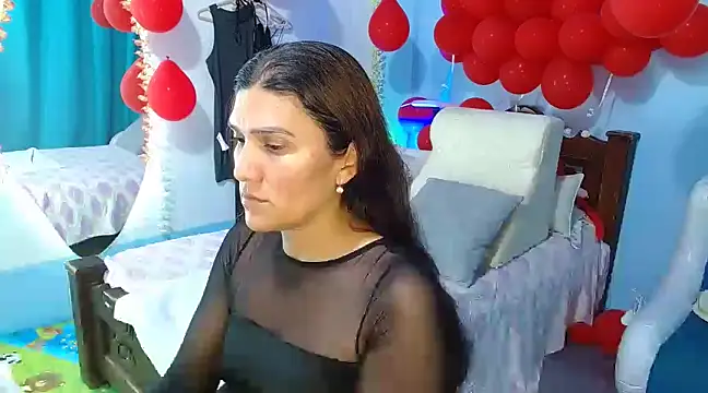 Snapshot of venus_swet_ chatting on 02-23-25, 02:51 venus swet online show from 02-23-25, 02:51