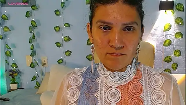 Snapshot of venus_swet_ chatting on 10-19-25, 01:17 venus swet online show from 10-19-25, 01:17