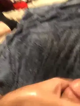 Snapshot of darksmoke011 chatting on 09-21-25, 04:14 darksmoke011 online show from 09-21-25, 04:14