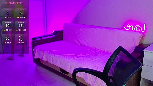 Snapshot of School_Love chatting on 12-06-24, 01:11 School Love online show from 12-06-24, 01:11