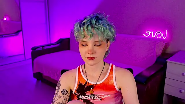 Snapshot of School_Love chatting on 12-20-24, 04:14 School Love online show from 12-20-24, 04:14