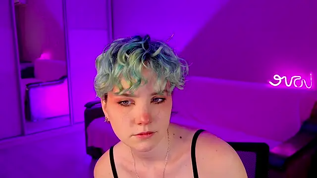 Snapshot of School_Love chatting on 12-22-24, 01:11 School Love online show from 12-22-24, 01:11